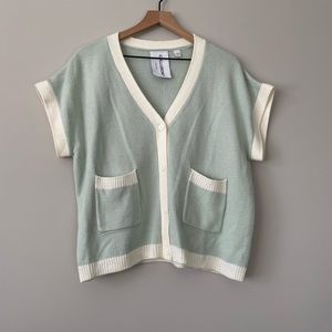 Collusion boxy sleeveless V neck button down cardigan sweater size 4